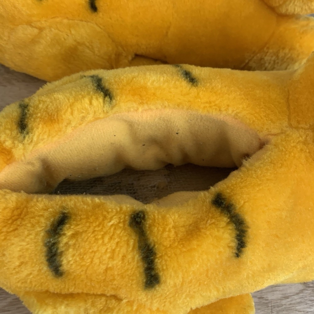 Vintage Garfield Plush Slippers - Picture 4 of 6